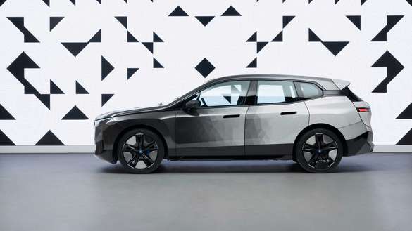 BMW Reveals Color-Changing Wrap